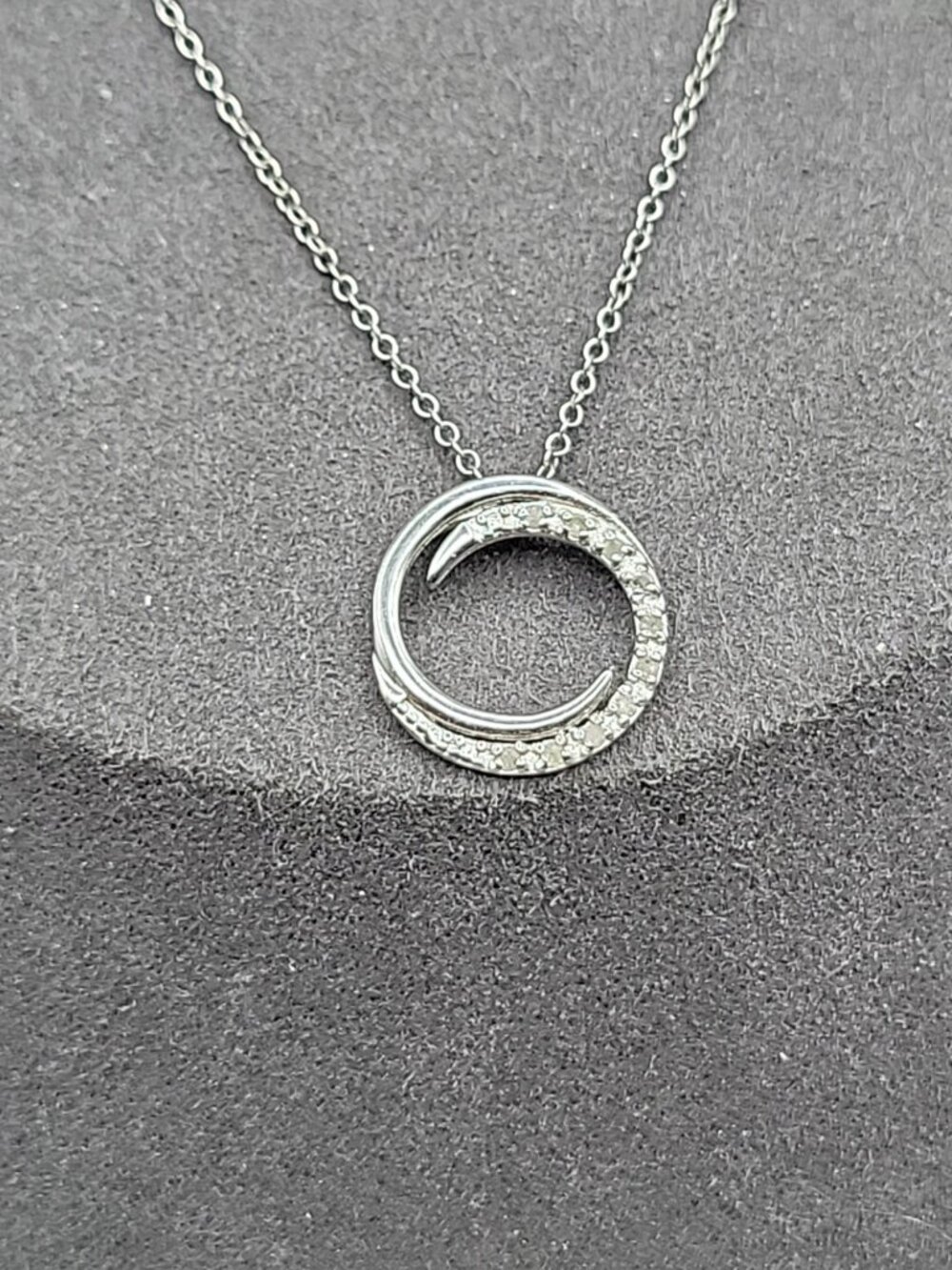 Charles Winston Sterling Silver Diamond Circle Pendant Necklace 19" 925 Chain CW - Picture 4 of 14